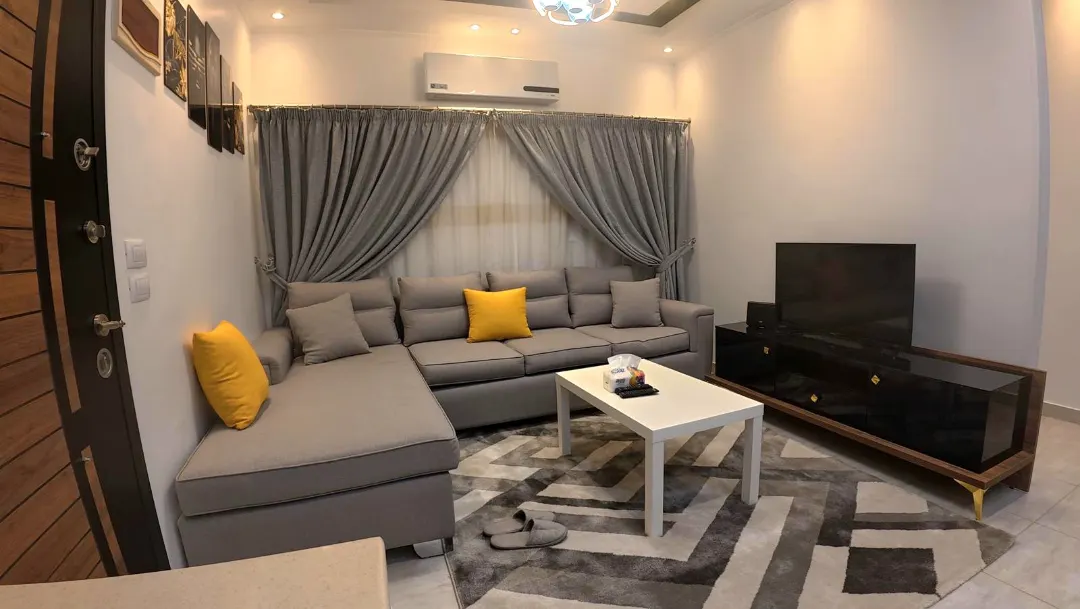 Luxury 3-room apartment in the center of Arabia, new furniture