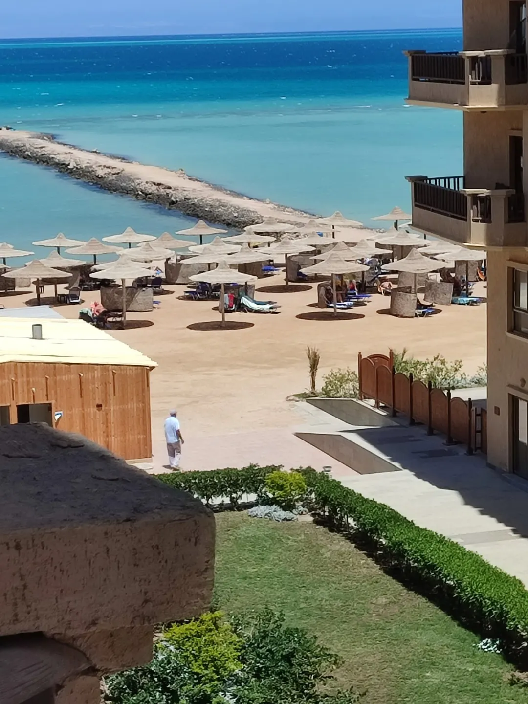 1BR Apartment with Private Beach